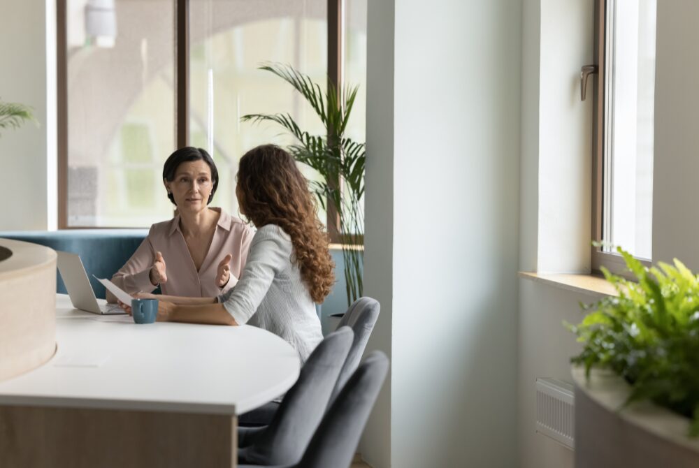 女性向け転職サイトと併用して活用したい口コミサイト